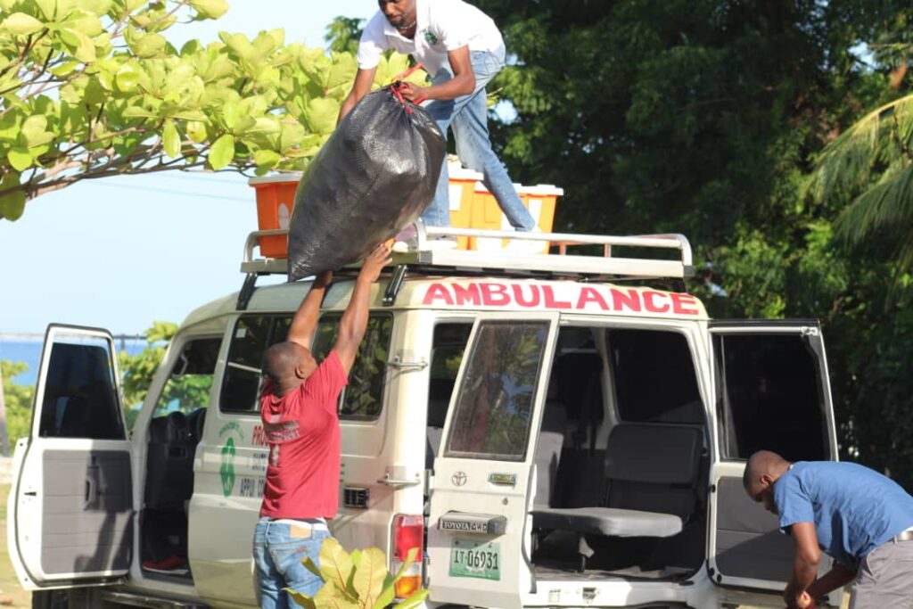 Fournitures médicales pour les victimes du tremblement de terre